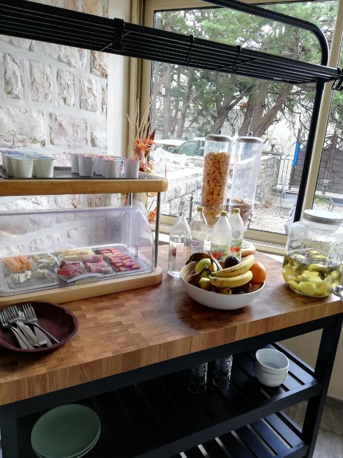 Logis Hotel & Restaurant Le Carnot Ди Экстерьер фото