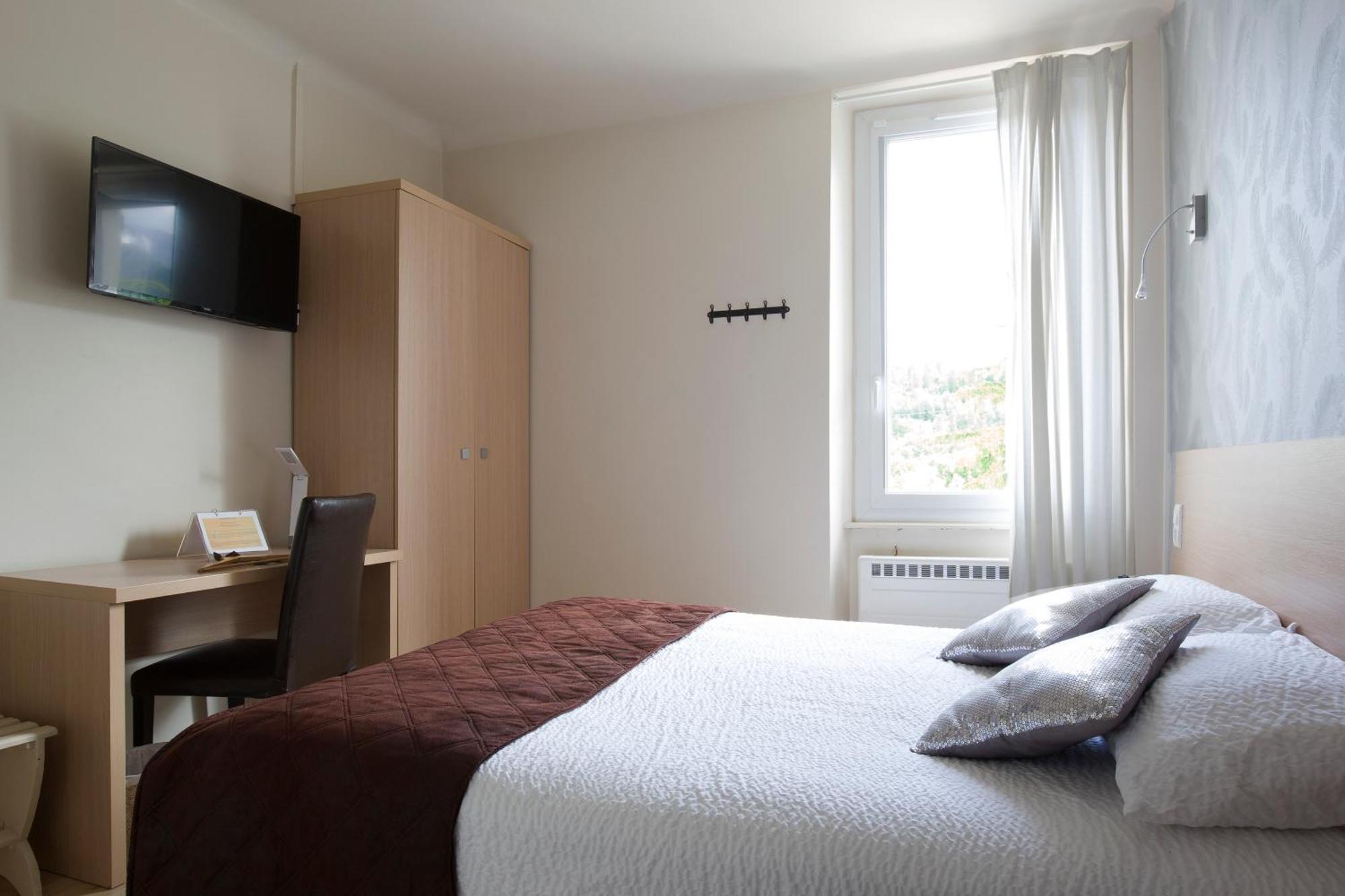Logis Hotel & Restaurant Le Carnot Ди Экстерьер фото
